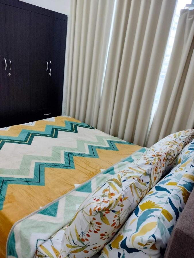 Cubao Manhattan Heights Unit 6h Tower B, 2br Apartment Manila