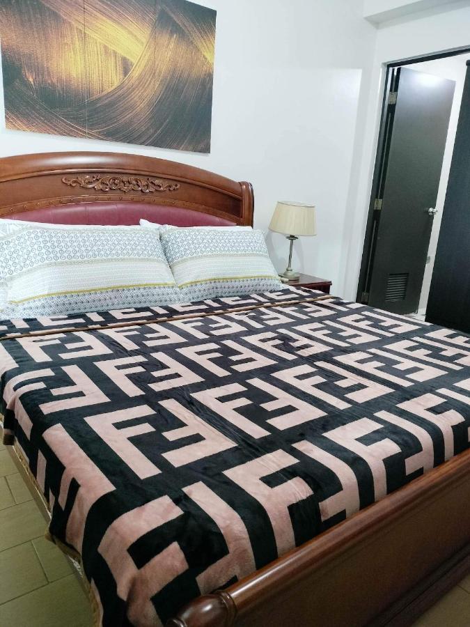 Cubao Manhattan Heights Unit 6h Tower B, 2br Apartment *