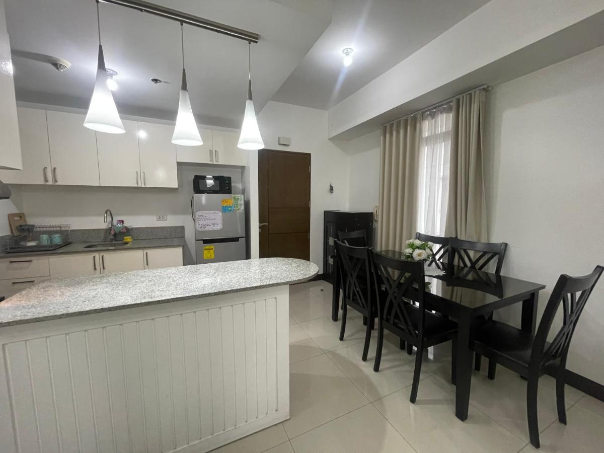 Cubao Manhattan Heights Unit 6h Tower B, 2br Apartment Manila