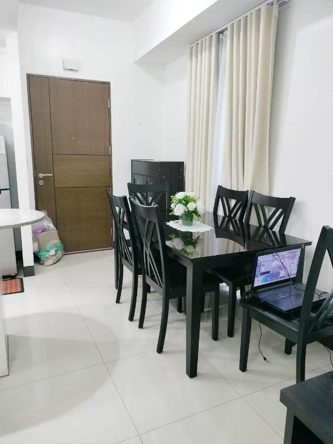 Cubao Manhattan Heights Unit 6h Tower B, 2br Apartment Manila