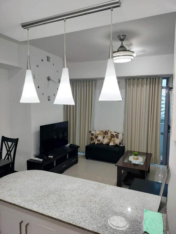 Apartment Cubao Manhattan Heights Unit 6h Tower B, 2br *