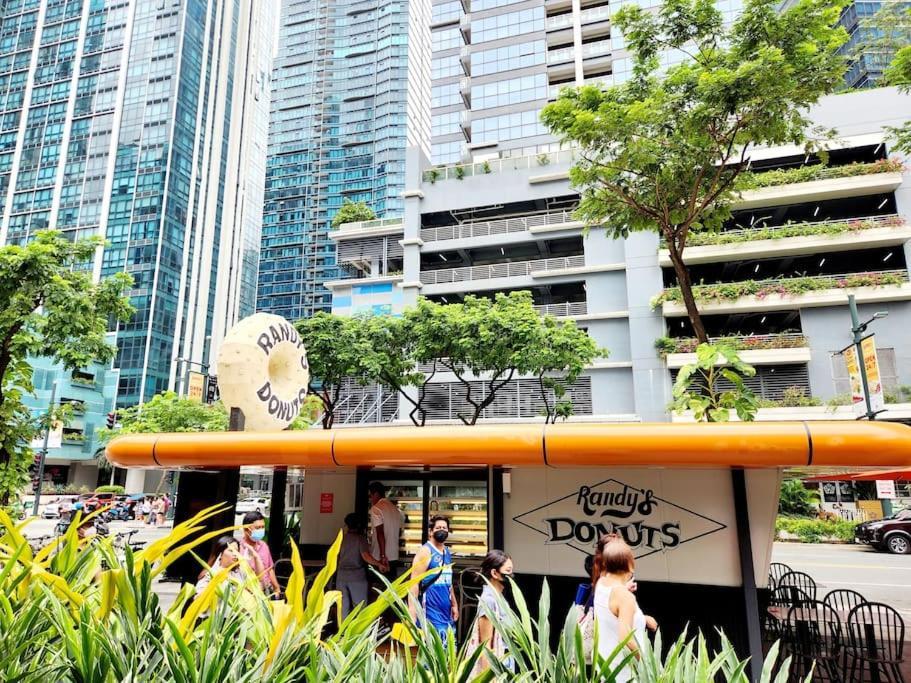 Casa Antonio At Uptown Parksuites Two Manila