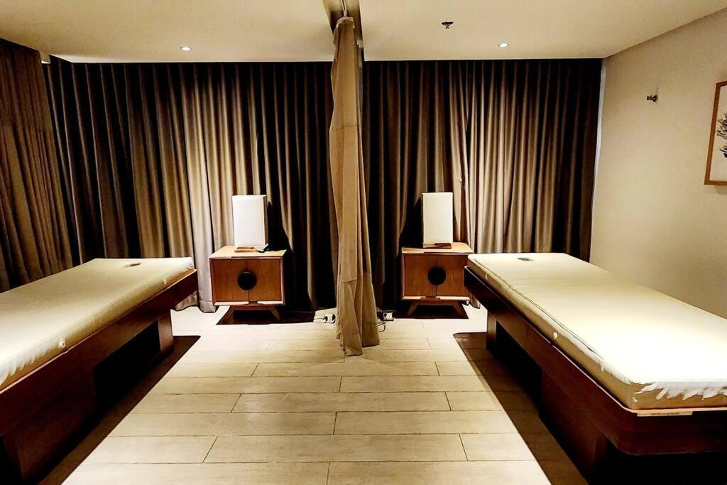Casa Antonio At Uptown Parksuites Two *
