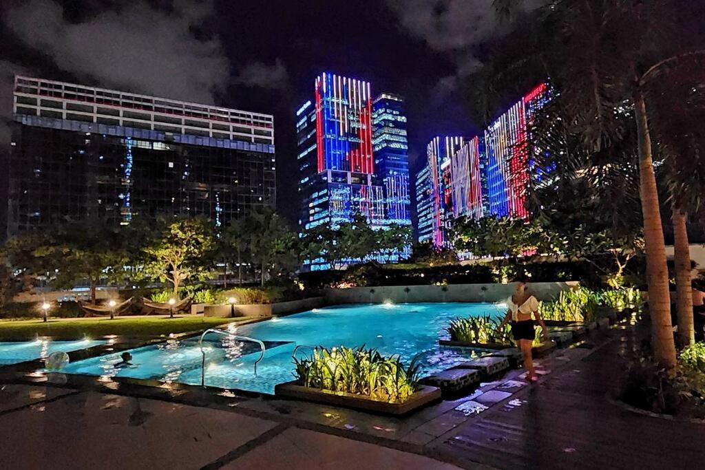 Casa Antonio At Uptown Parksuites Two Apartment