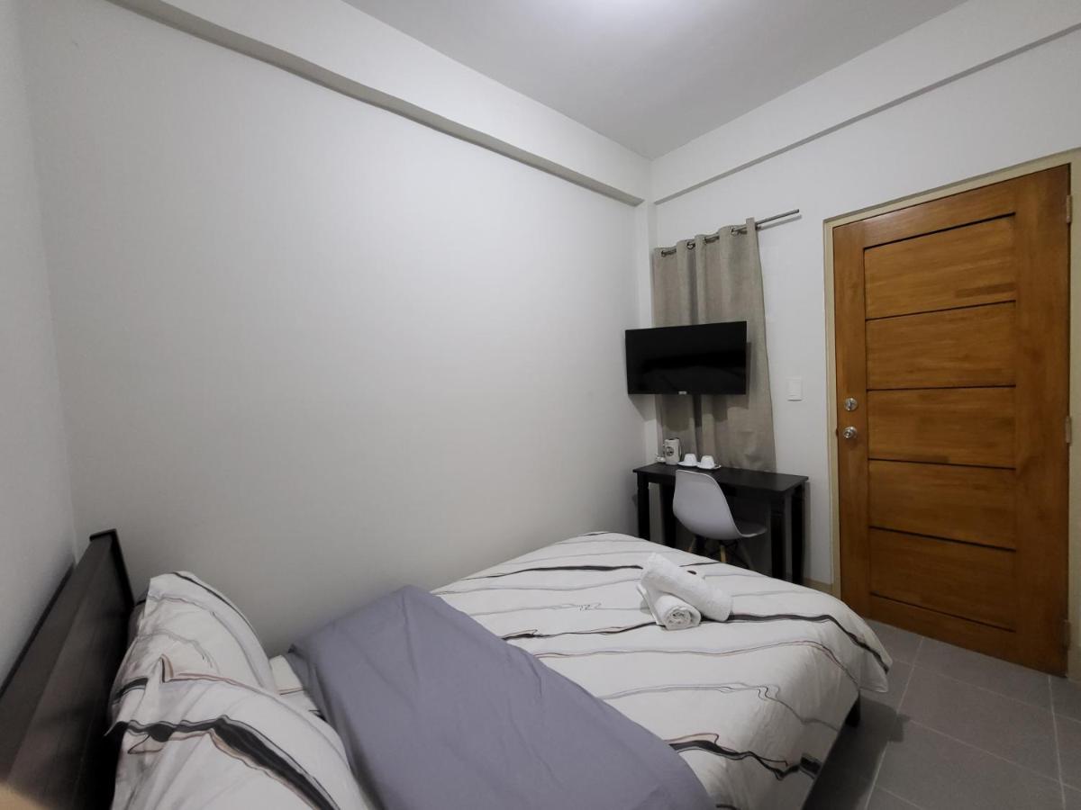 R Us - Purisima 2* Manila
