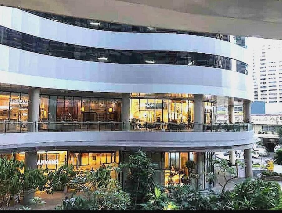 New Cosy 1br Above Air Mall Walk To Ayala/buendia Apartment *