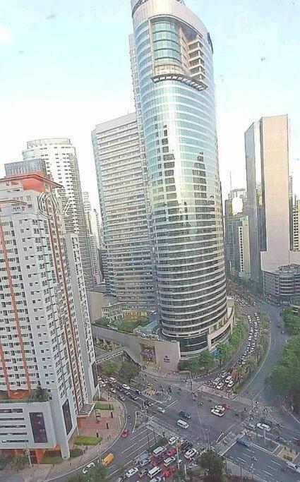 New Cosy 1br Above Air Mall Walk To Ayala/buendia Manila