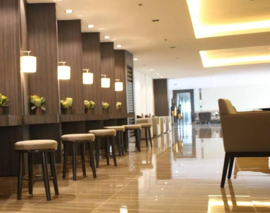 Apartment New Cosy 1br Above Air Mall Walk To Ayala/buendia *
