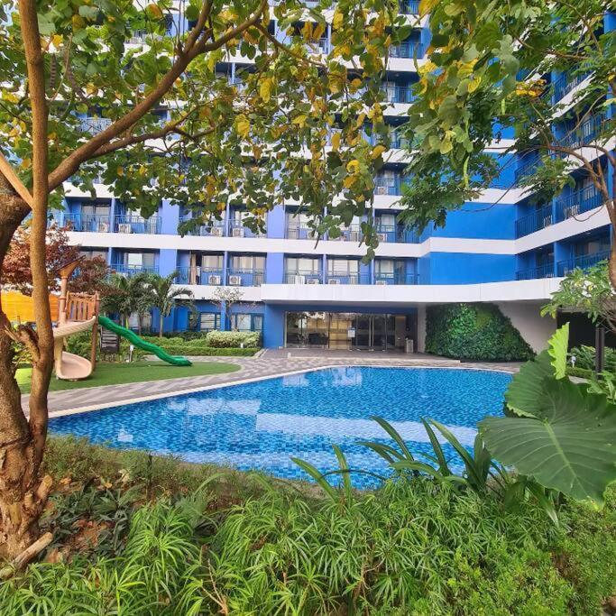New Cosy 1br Above Air Mall Walk To Ayala/buendia Manila