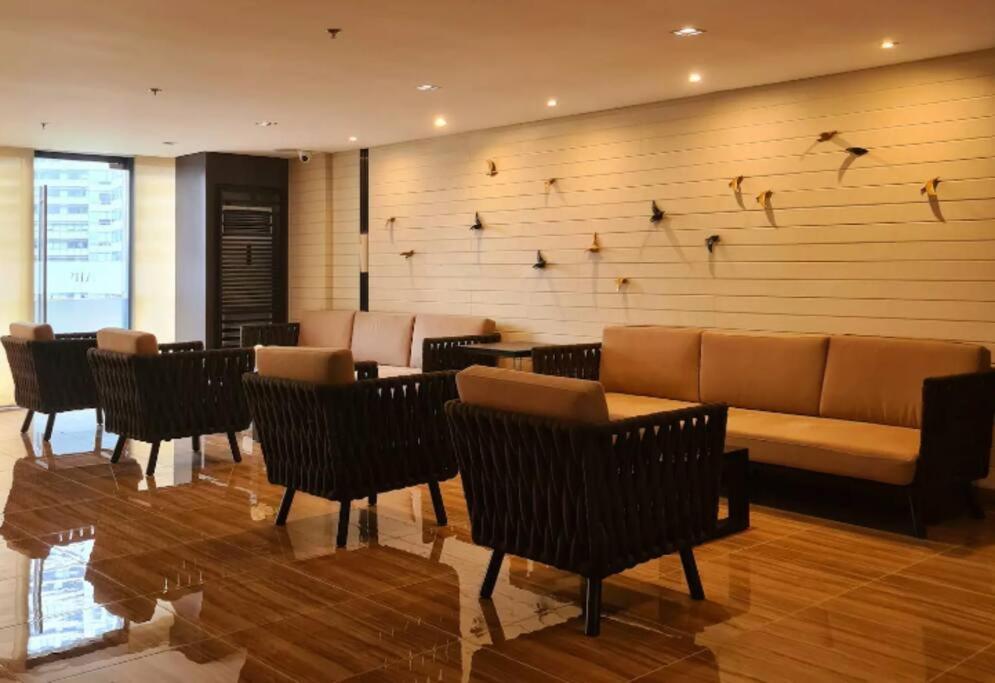 Apartment New Cosy 1br Above Air Mall Walk To Ayala/buendia *