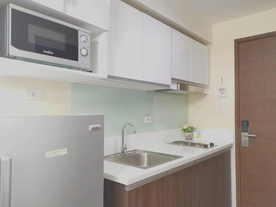 New Cosy 1br Above Air Mall Walk To Ayala/buendia Apartment *