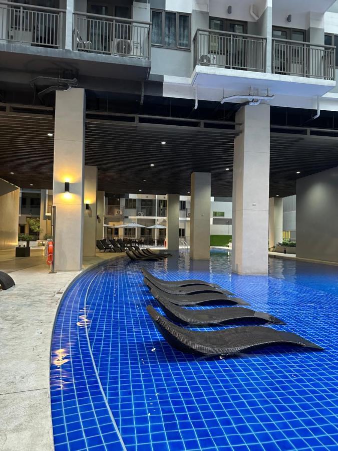 S Residences Tower 3 Moa Luxe Staycation By C Apartment