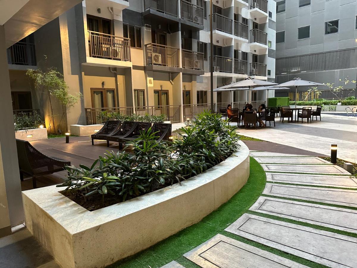 Apartment S Residences Tower 3 Moa Luxe Staycation By C Manila