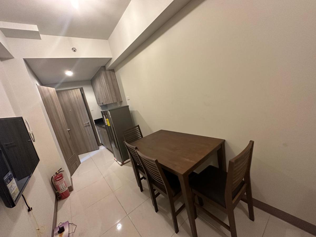 S Residences Moa - Alano's Place * Manila