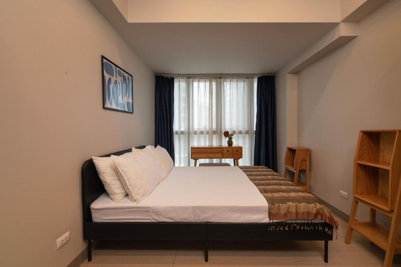 Apartment Uptown Parksuites Tower 1 Bgc By Ph Staycation Manila