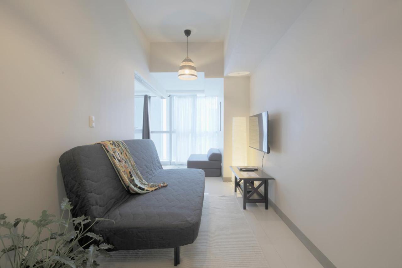 Uptown Parksuites Tower 1 Bgc By Ph Staycation Manila