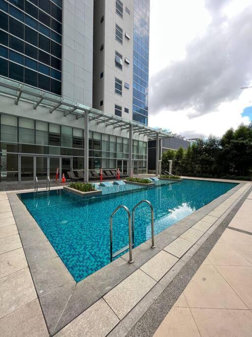 1br Uptown Parksuites Tower 1 Manila