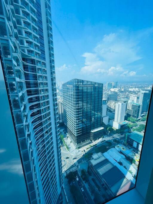 Apartment 1br Uptown Parksuites Tower 1