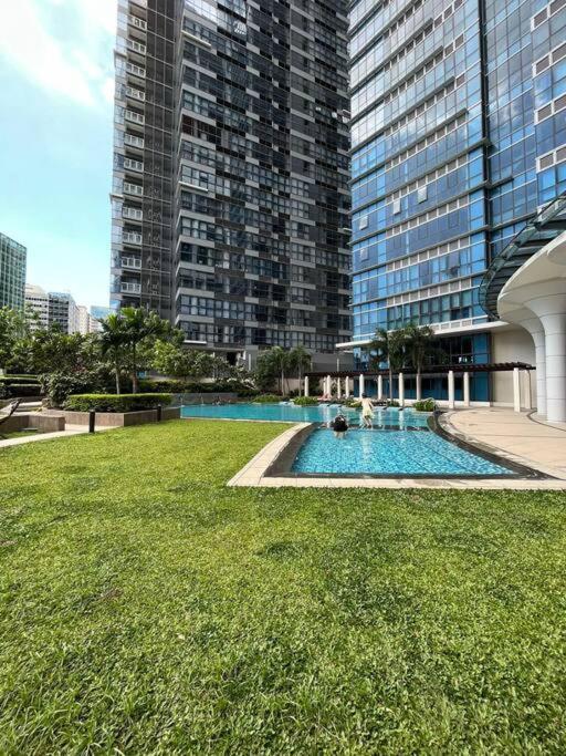 1br Uptown Parksuites Tower 1 Manila