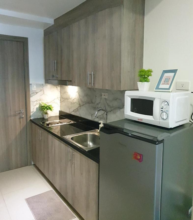 Alexa In Fame Residences Mandaluyong Near Sm Megamall Apartment