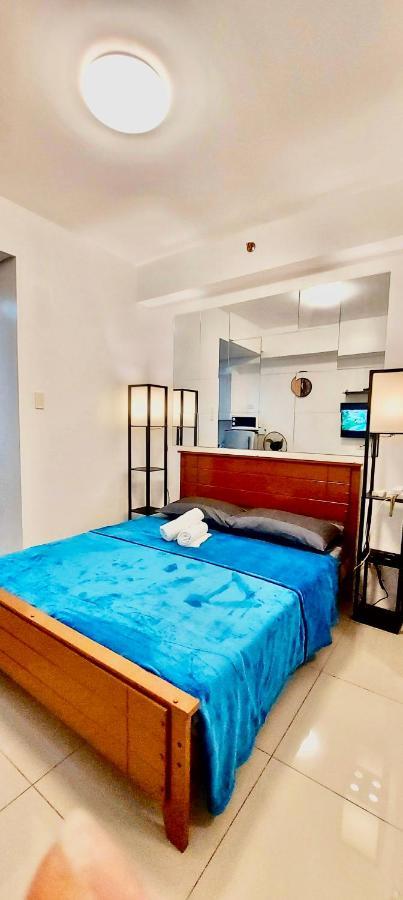 De Luxe, Standard And -the Breeze Residences-close To Airport,mall Of Asia, Us Embassy