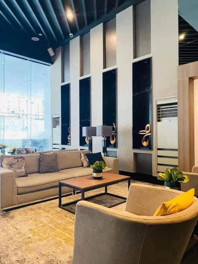 Stylish&homey1-br In Makati Apartment Manila