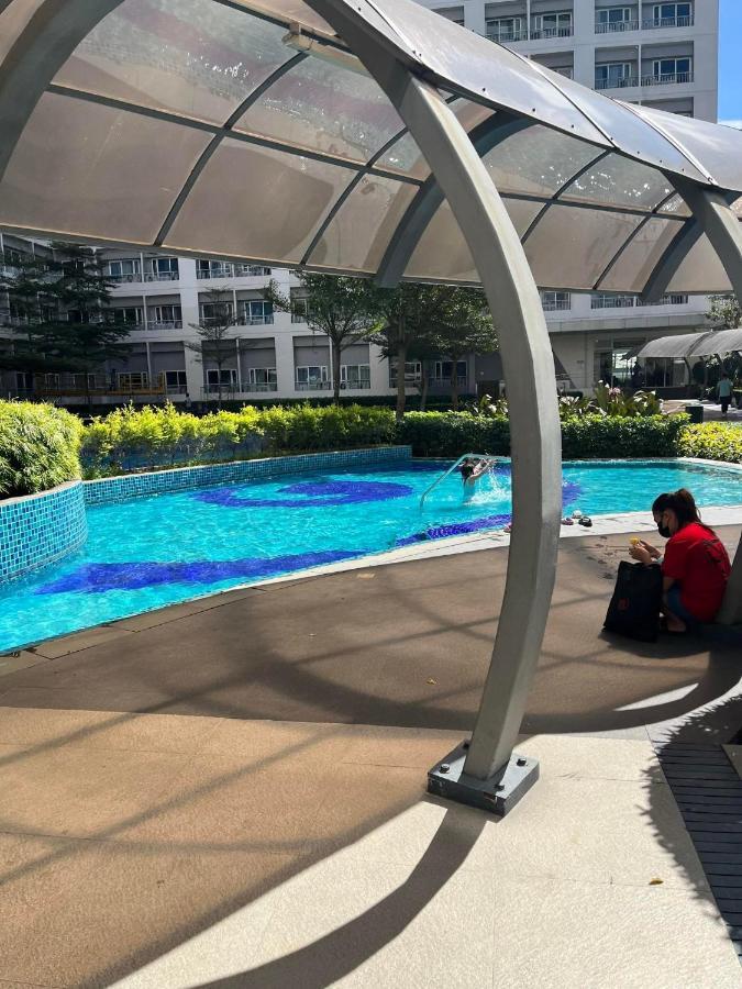 Apartment Grace Residences 1bedroom W/ Balcony Near Bgc + Netflix