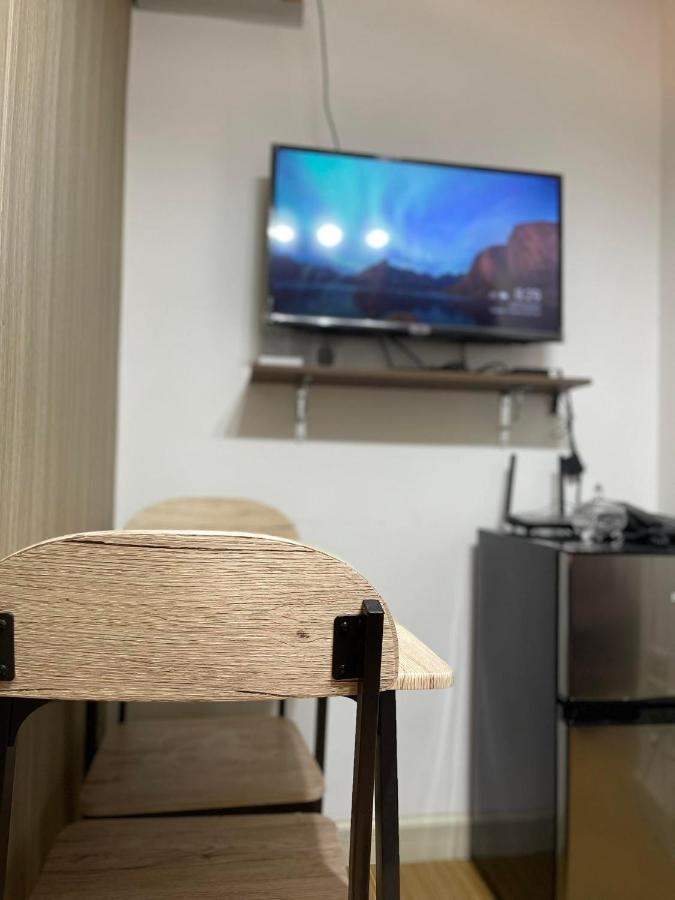 Grace Residences 1bedroom W/ Balcony Near Bgc + Netflix Apartment *