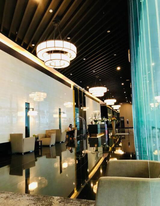 Apartment Modern With Stunning Views At A Prime Location - Air *