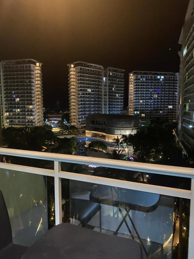 Tropical Paradise At Azure Apartment Manila