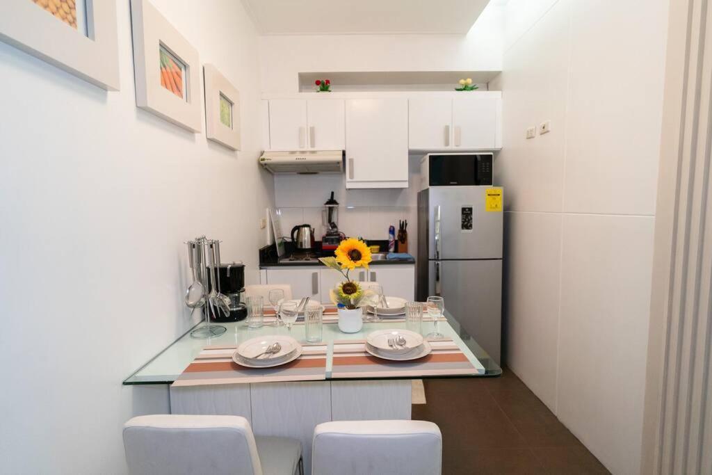 A2j Executive 1br Near Venice Mall Bgc * Manila