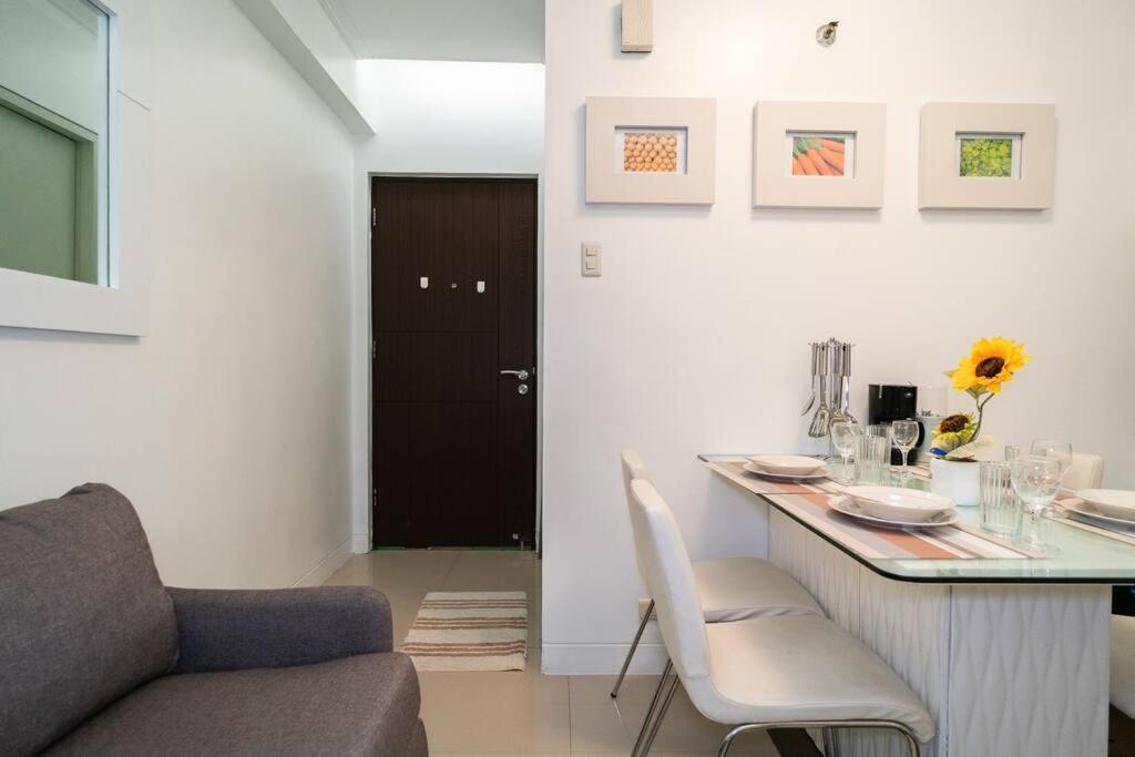 A2j Executive 1br Near Venice Mall Bgc Manila