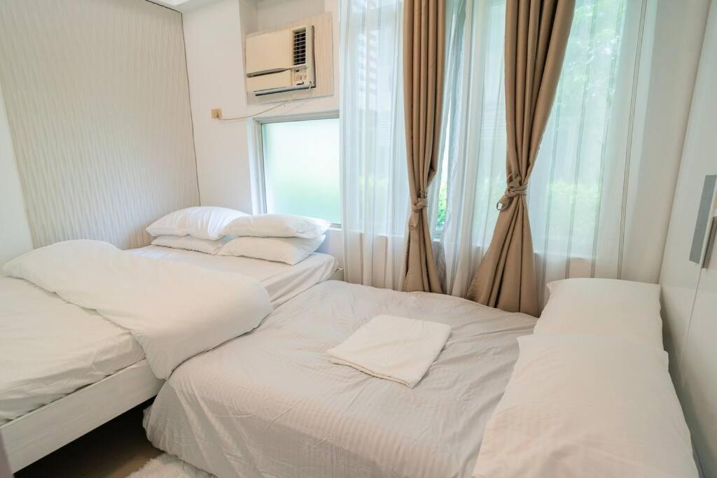 A2j Executive 1br Near Venice Mall Bgc