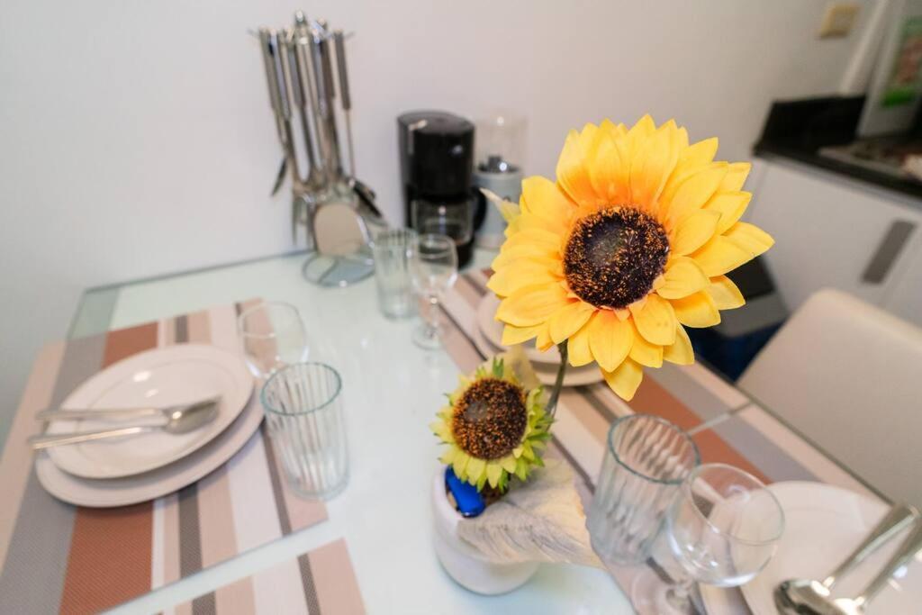 A2j Executive 1br Near Venice Mall Bgc *