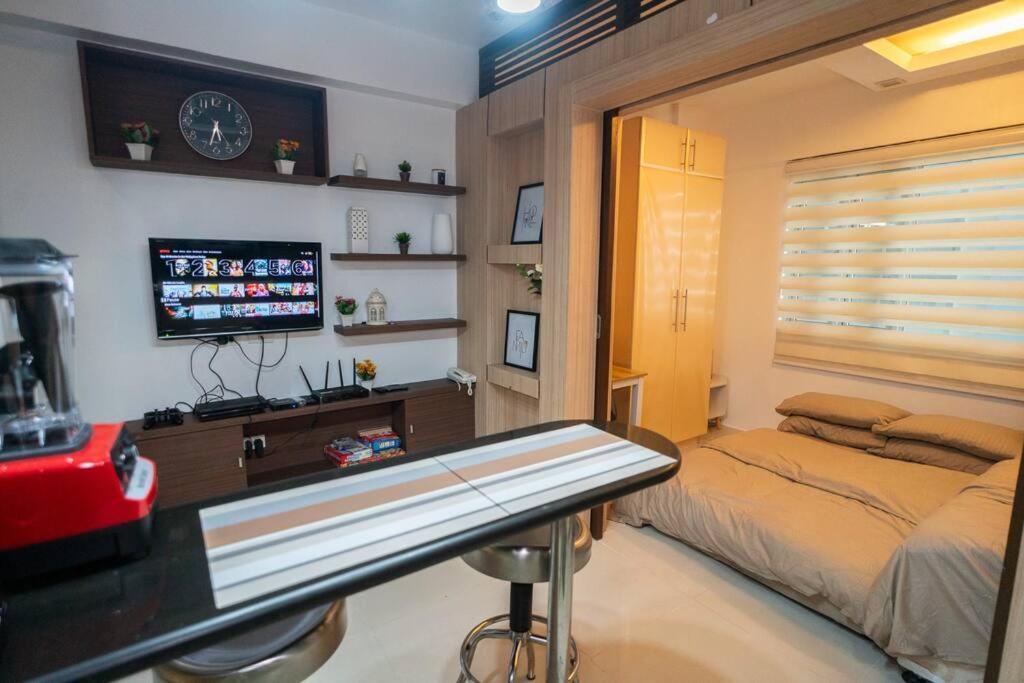 A2j Executive Near Venice Mall Bgc Taguig Apartment