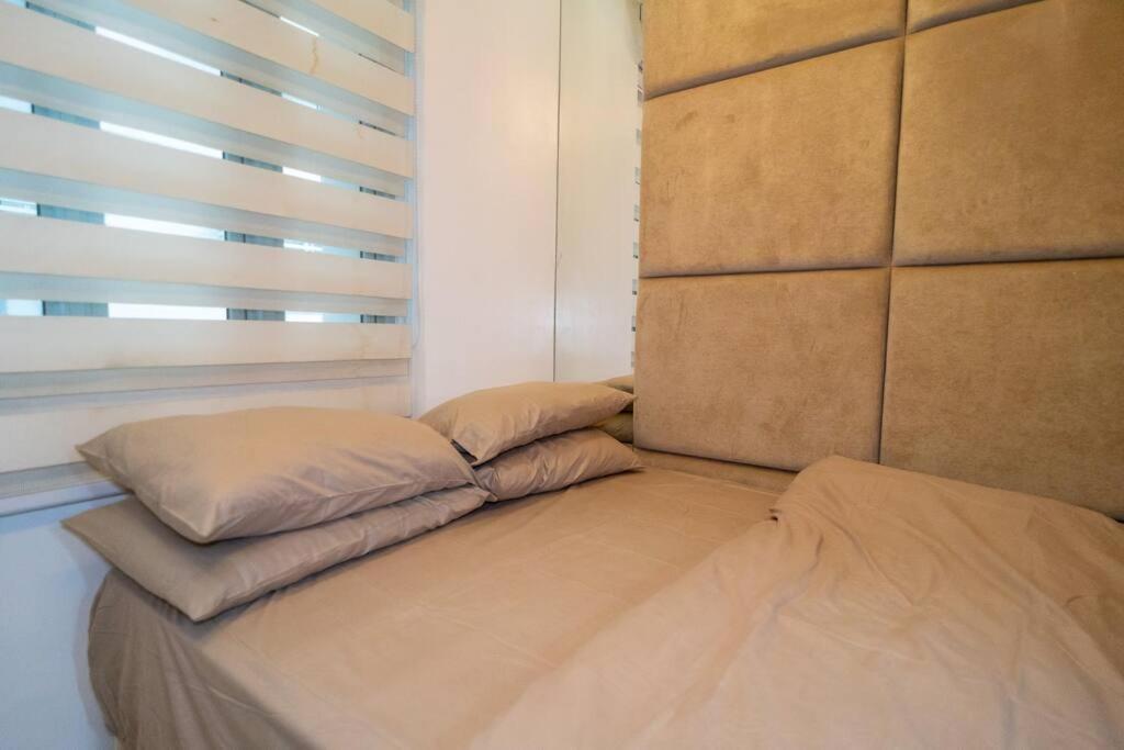 Apartment A2j Executive Near Venice Mall Bgc Taguig Manila