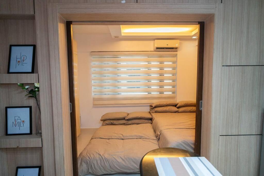 A2j Executive Near Venice Mall Bgc Taguig Apartment