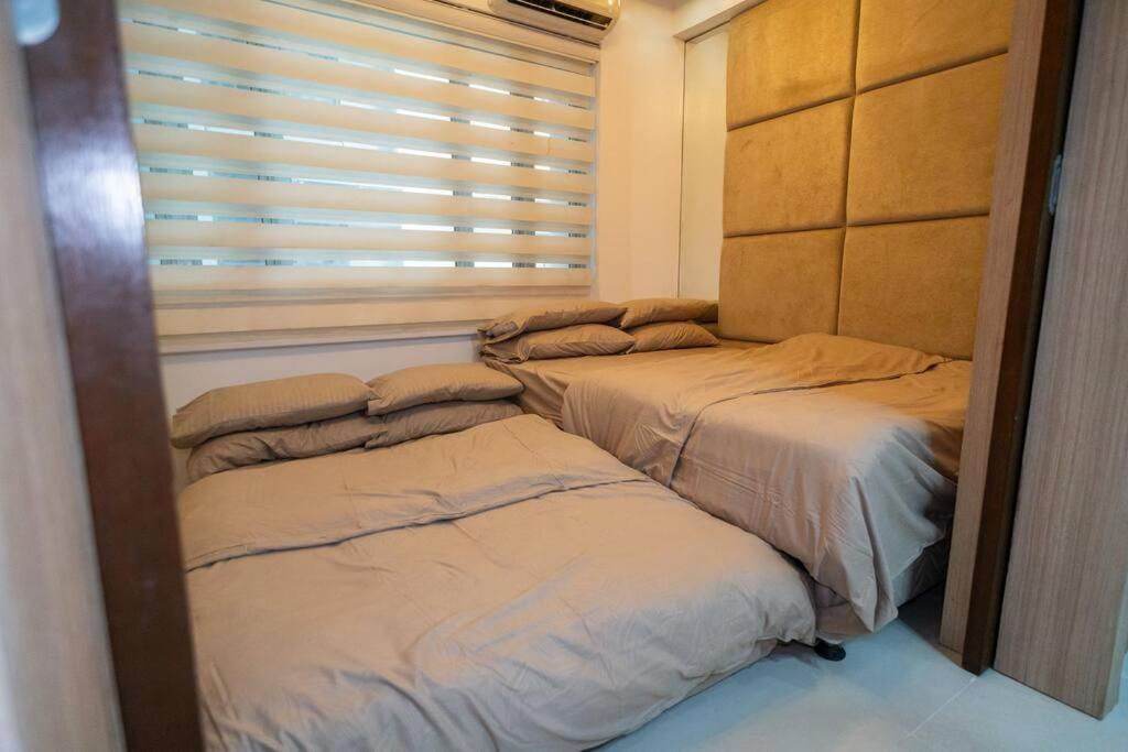 A2j Executive Near Venice Mall Bgc Taguig Apartment *