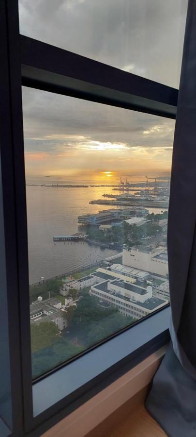 Magnificent View Of Bay, Roxas Blvd, Us Embassy * Manila