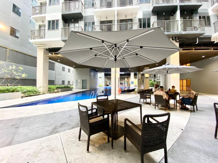 Apartment Claysky Staycation 1br Unit Near Moa With Netflix & Disneyplus *