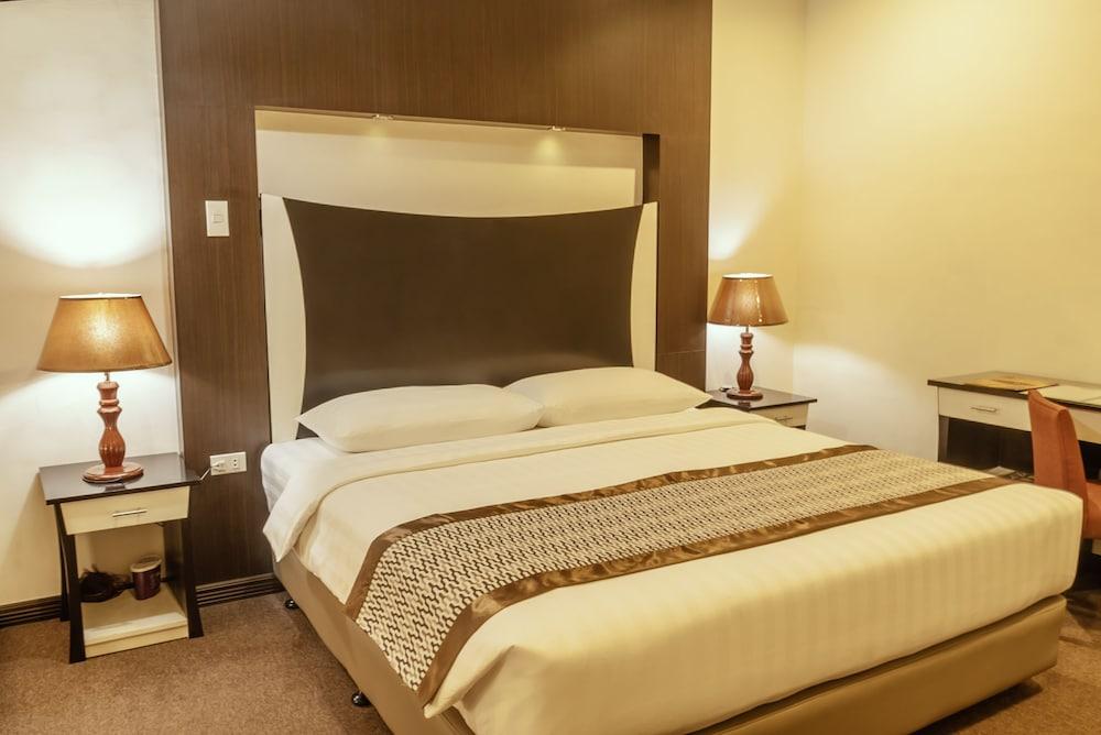 Hotel Casa Bocobo 2*