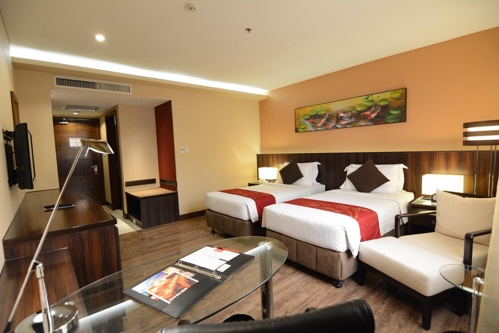 Hotel Ramada By Wyndham Manila