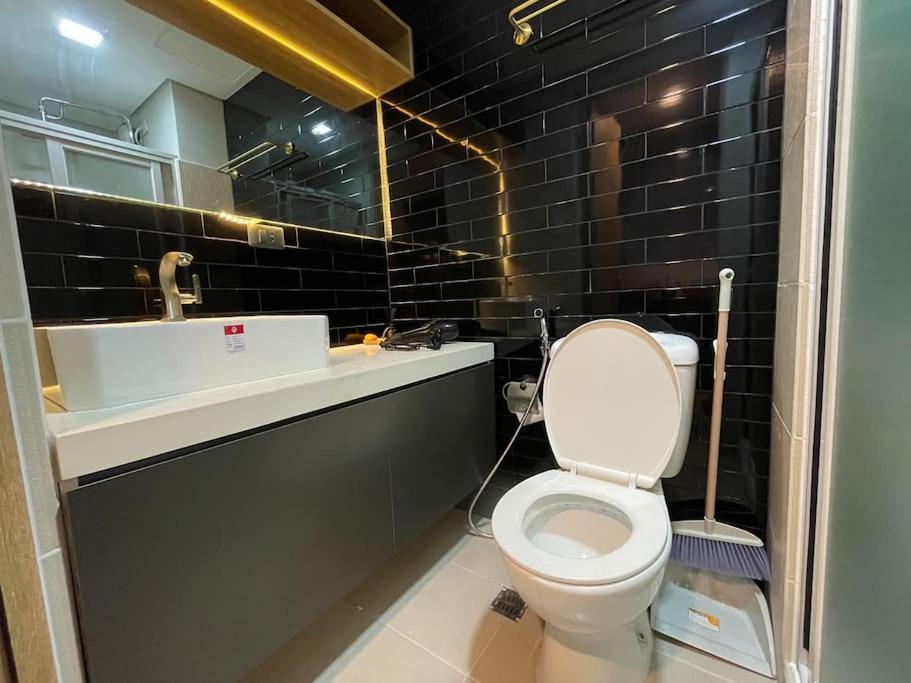 1br With Balcony @ Smdc North Edsa Grass Quezon W/ Netflix & + Apartment Manila