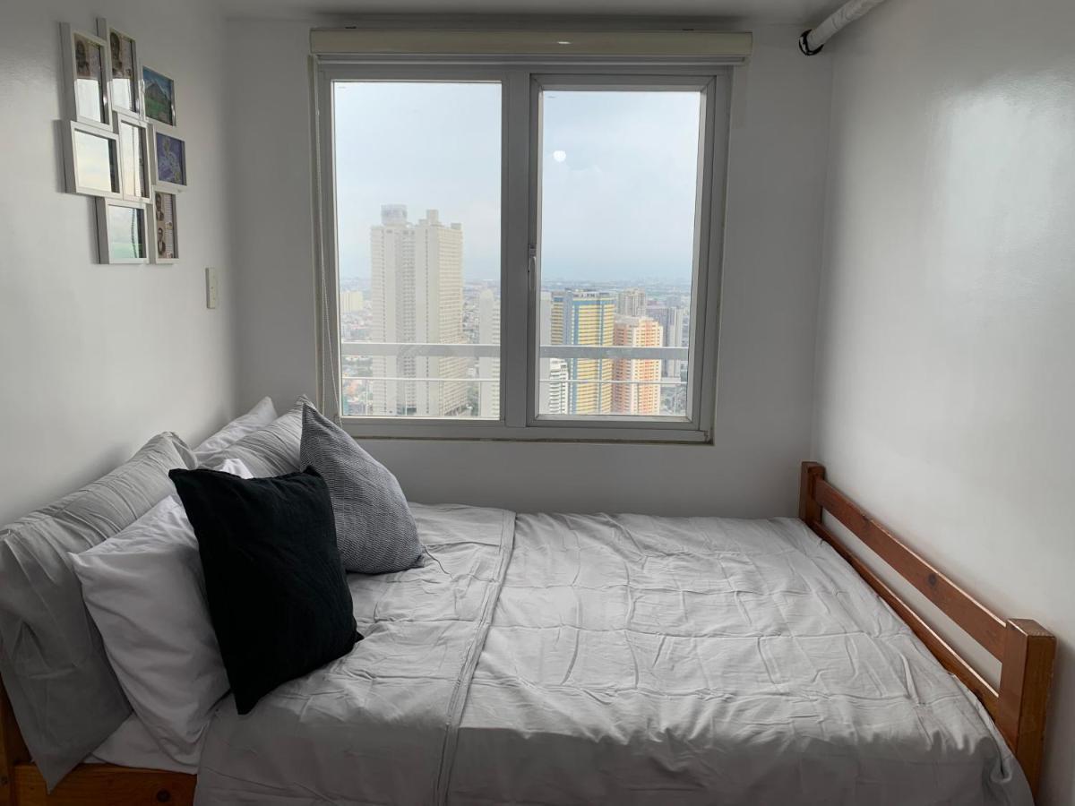 Jc Condo, Smdc Malate Taft *