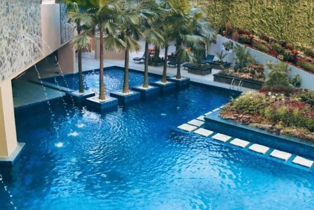 Away From Home: Vibrant & Urban Haven * Manila