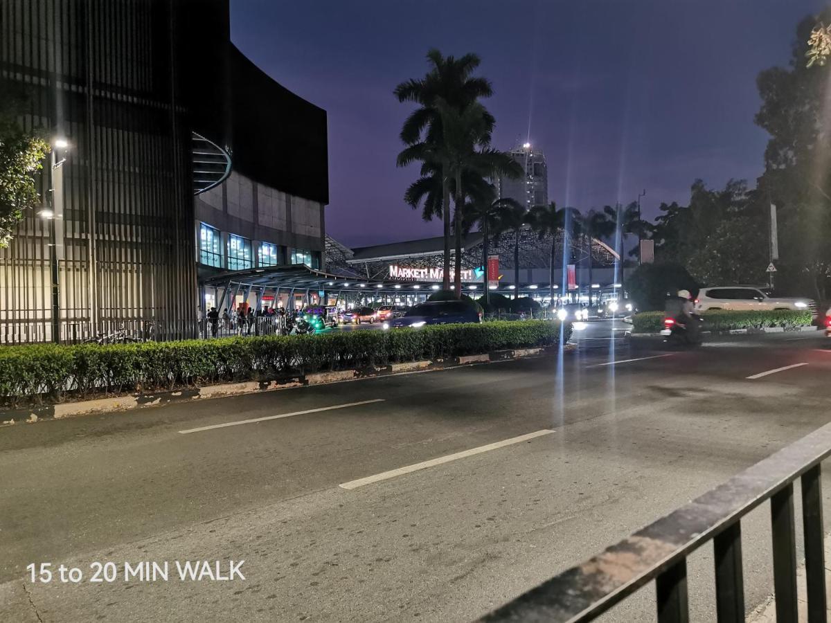 Caleze At Avant At The Bgc Apartment Manila