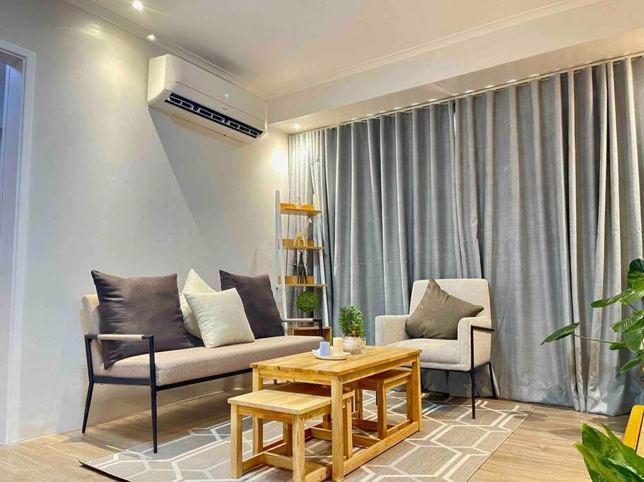 2br New In Bgc Manila