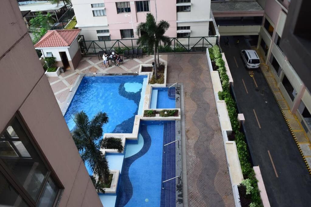 Apartment 2 Bedroom In Little Baguio Terraces, San Juan