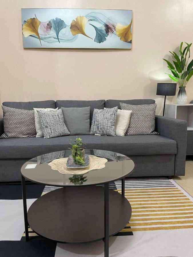 Building 81 Newport Boulevard Apartment