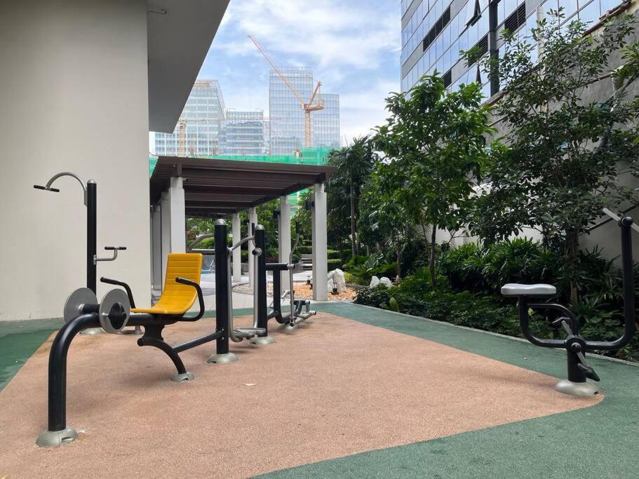 Bgc Uptown Mall Apartment *